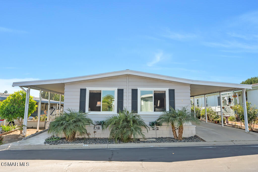 Poinsettia Gardens - 3353 - Residential