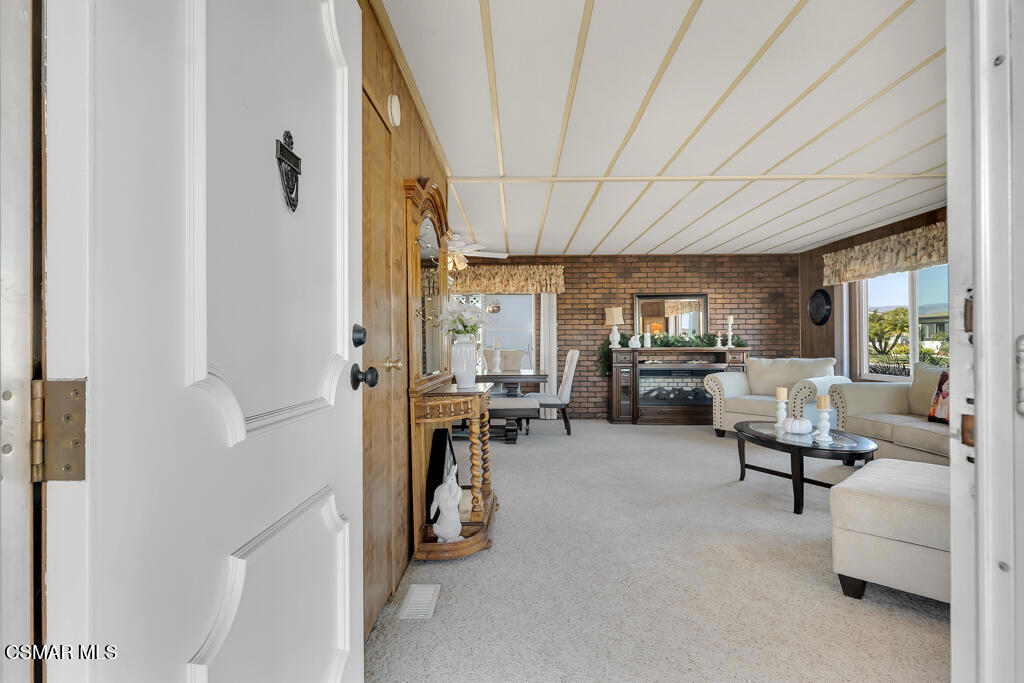 Poinsettia Gardens - 3353 - Residential