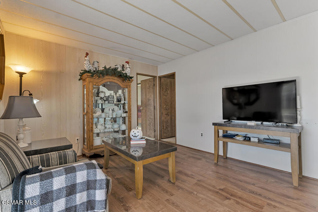 Poinsettia Gardens - 3353 - Residential