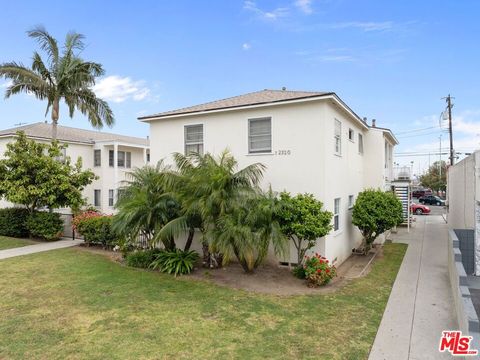 Photo of 12320 Washington Pl. PL, Culver City, CA 90066 (MLS # 26830919)