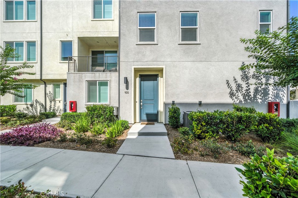 Welcome to this stylish and well-maintained 3-level, 2 bedroom, 2 bath condo in the beautifully landscaped La Brisa community of San Diego. This inviting home features a bright, open floorplan with abundant natural light and neutral colors throughout, creating a warm and welcoming atmosphere. The entire second level is dedicated to open-concept living, including the spacious living and dining areas, and a well-equipped kitchen with all appliances, a pantry, and excellent lighting.
Enjoy wood laminate flooring in the main living spaces for stylish durability, plush carpet in the bedrooms for added comfort, and tile in the bathrooms for easy maintenance. The primary suite offers a dual sink vanity and a walk-in shower. Ceiling fans throughout help keep every room comfortable year-round.
Located in a serene community with its own park, and just minutes from top-rated schools, shopping, military bases, and all the amenities San Diego has to offer. Seller is open to selling the home fully furnished, making this a move-in ready opportunity you don’t want to miss!