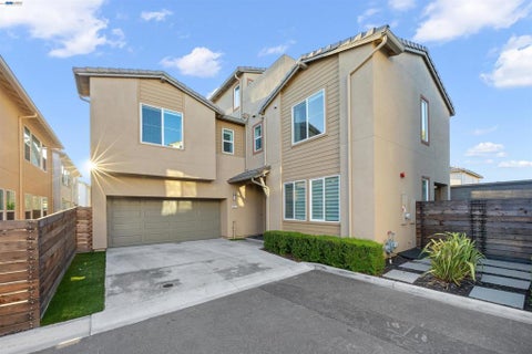 Photo of 6277 Diamond Way WAY, Dublin, CA 94568 (MLS # 41148873)