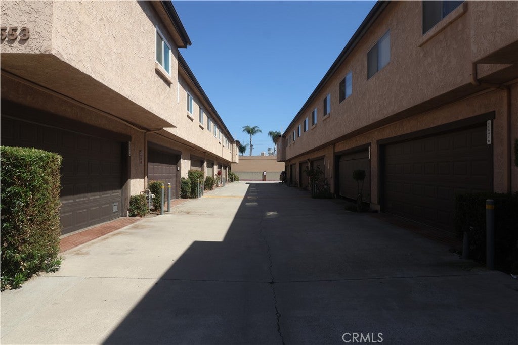 11547 LOWER AZUSA C