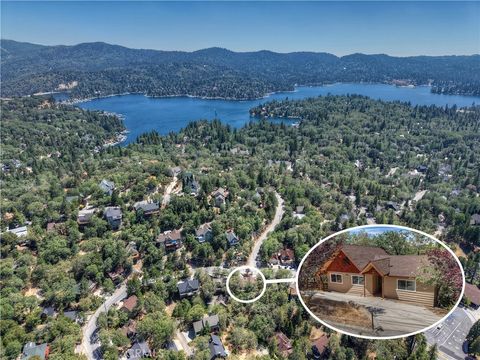 Photo of 1308 Sequoia Drive, Lake Arrowhead, CA 92352 (MLS # IG25178933)
