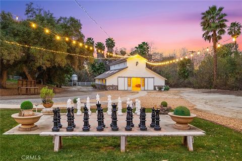 Photo of 38595 Via Del Oso, Temecula, CA 92592 (MLS # SW26032677)