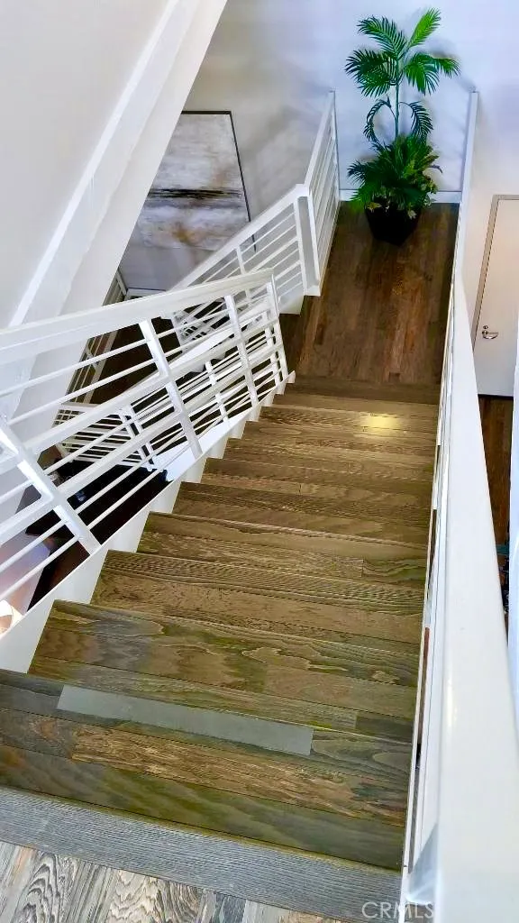 Los Angeles, California 90014, United States, 2 Bedrooms Bedrooms, ,3 BathroomsBathrooms,Residential,Active,201936