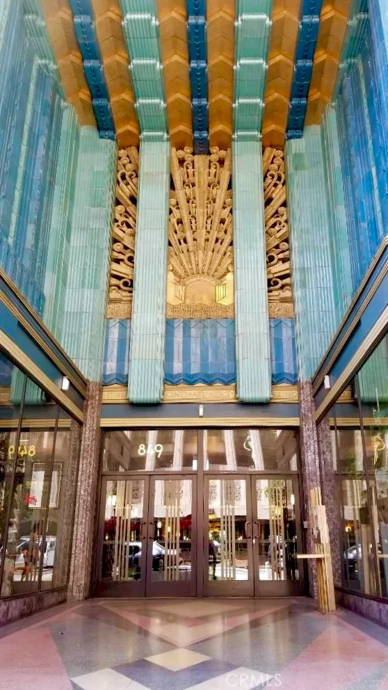 Los Angeles, California 90014, United States, 2 Bedrooms Bedrooms, ,3 BathroomsBathrooms,Residential,Active,201936