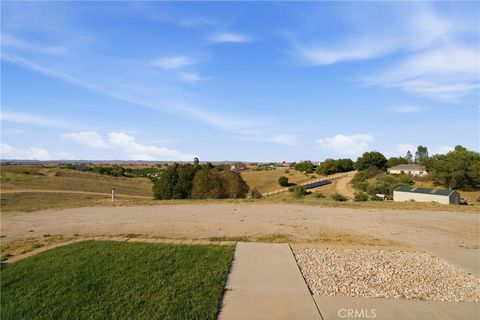 Tiny photo for 8020 Baron WAY, Paso Robles, CA 93446 (MLS # PI26135307)