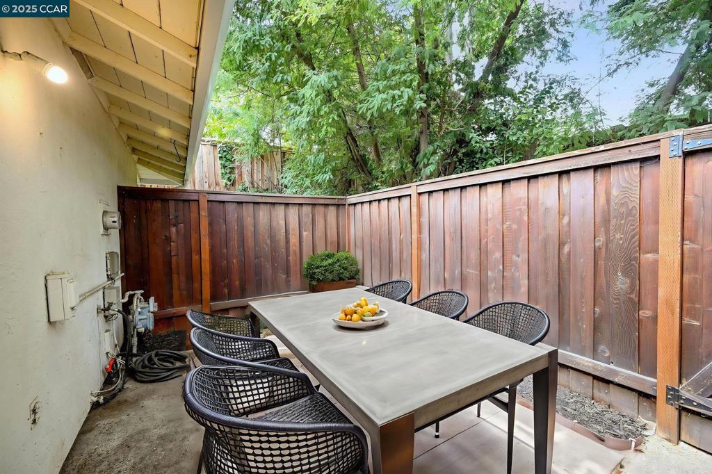 TWIN CREEK GRDN - Residential