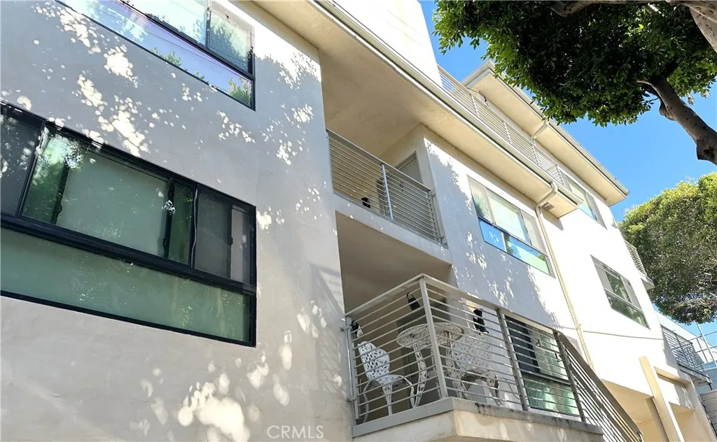 Santa Monica, California 90405, United States, 1 Bedroom Bedrooms, ,1 BathroomBathrooms,Residential,Active,238755