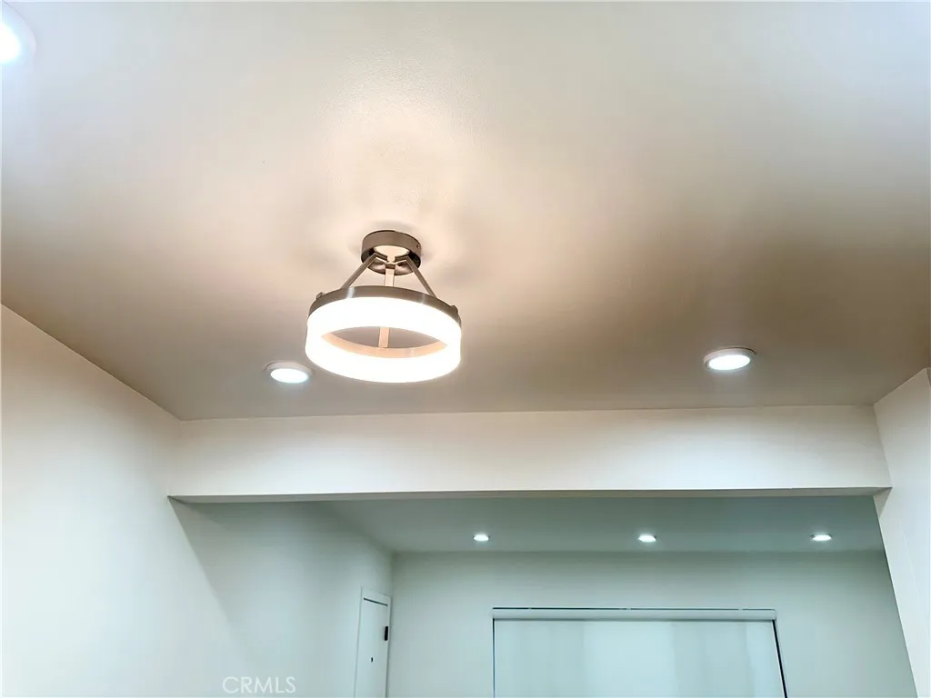 Santa Monica, California 90405, United States, 1 Bedroom Bedrooms, ,1 BathroomBathrooms,Residential,Active,238755