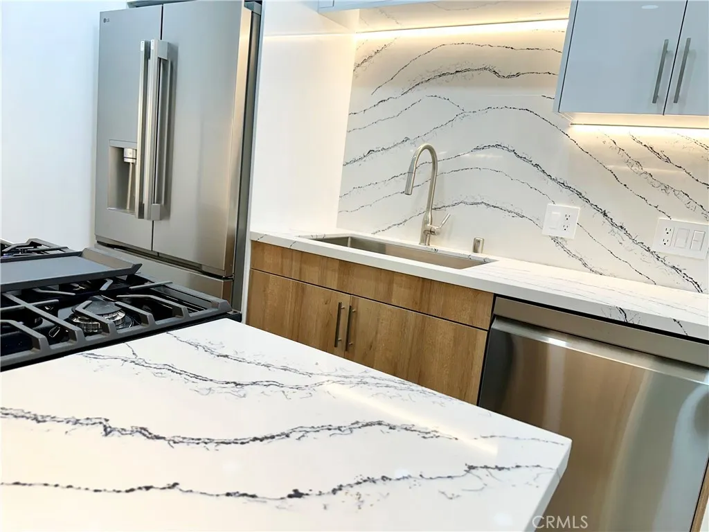 Santa Monica, California 90405, United States, 1 Bedroom Bedrooms, ,1 BathroomBathrooms,Residential,Active,238755