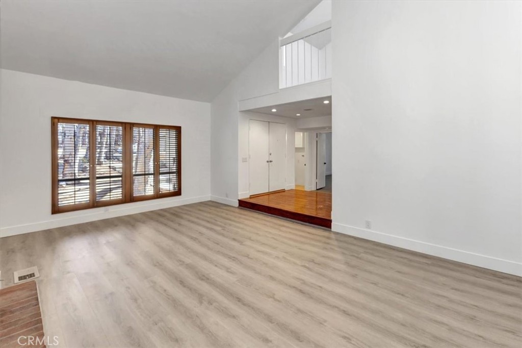 24946 Ravenswood