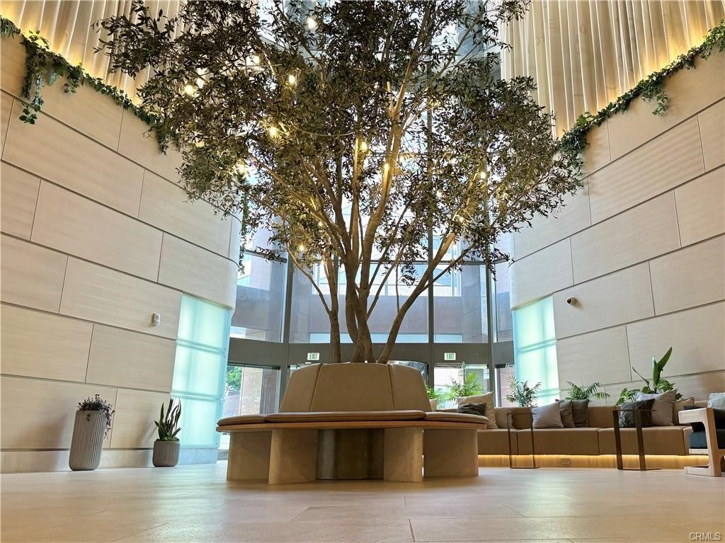 1100 Wilshire Blvd