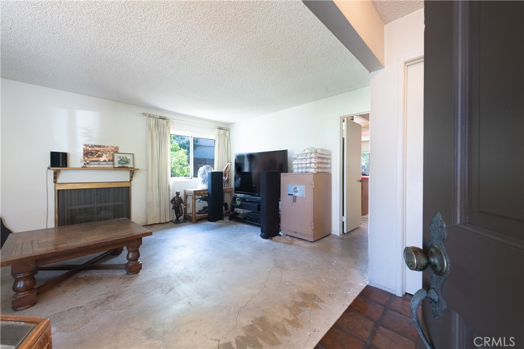 1104 Glenbridge Circle