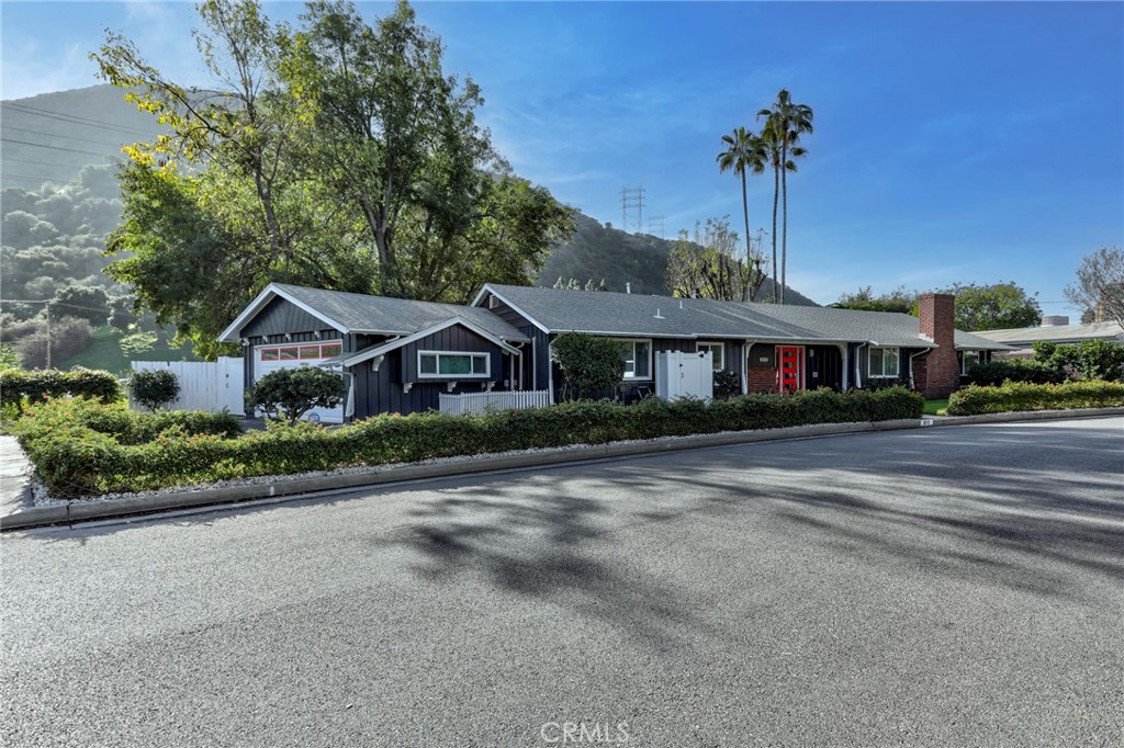 3212 W Valley Heart Drive