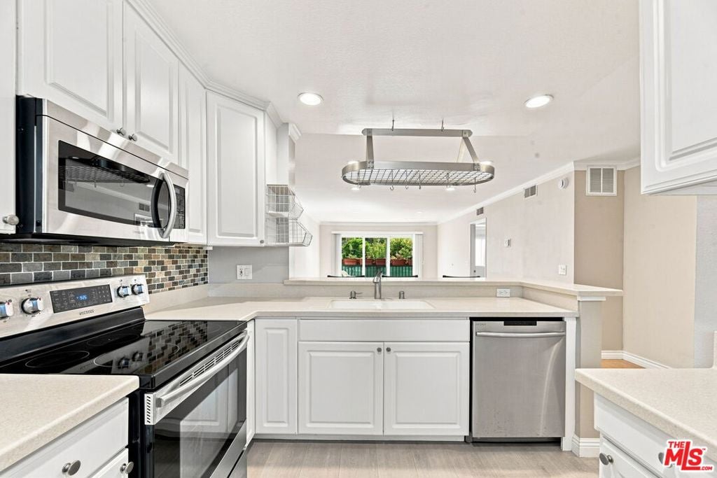 2940 N Verdugo Road 213, Glendale CA 91208