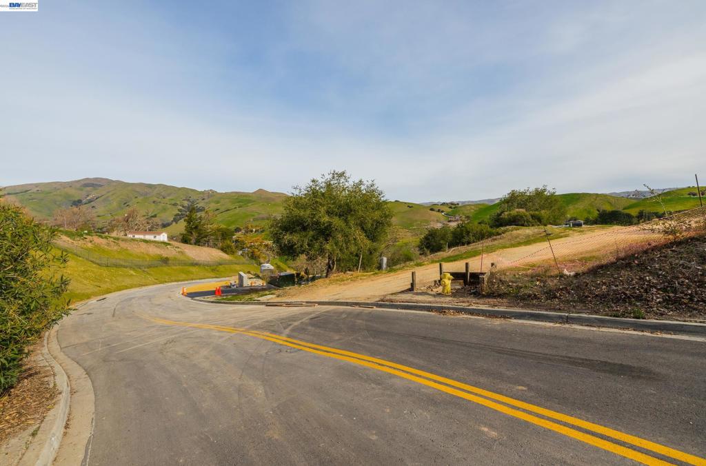 529 Vista Ridge Drive