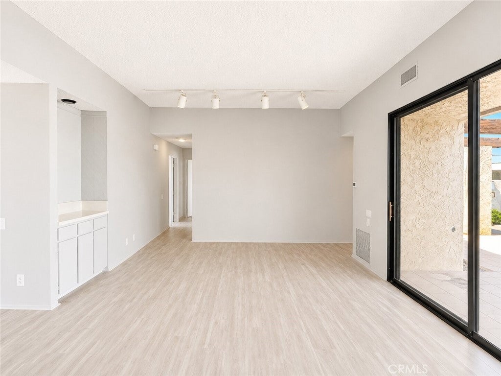 425 N Calle Rolph