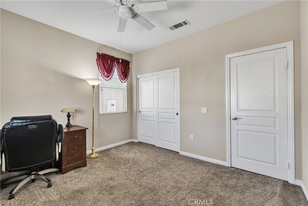 listing image 130724373196493686041