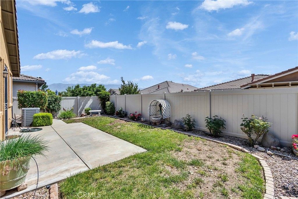 listing image 130727830024357431531