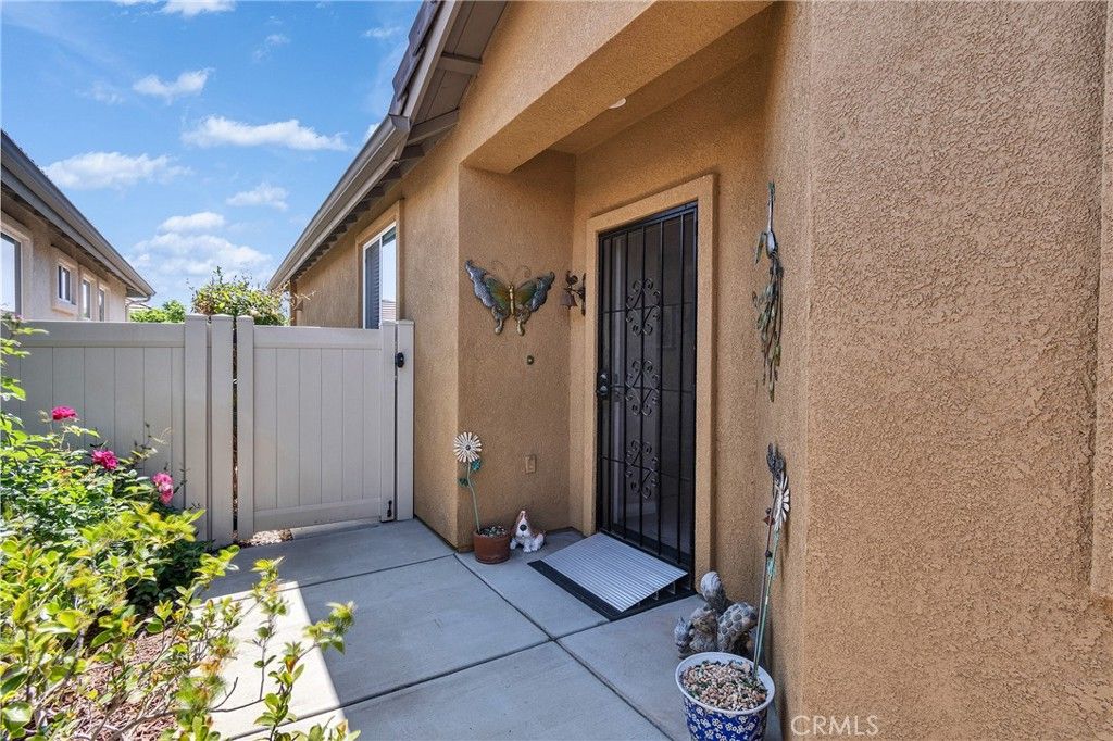 listing image 130724343069865442881