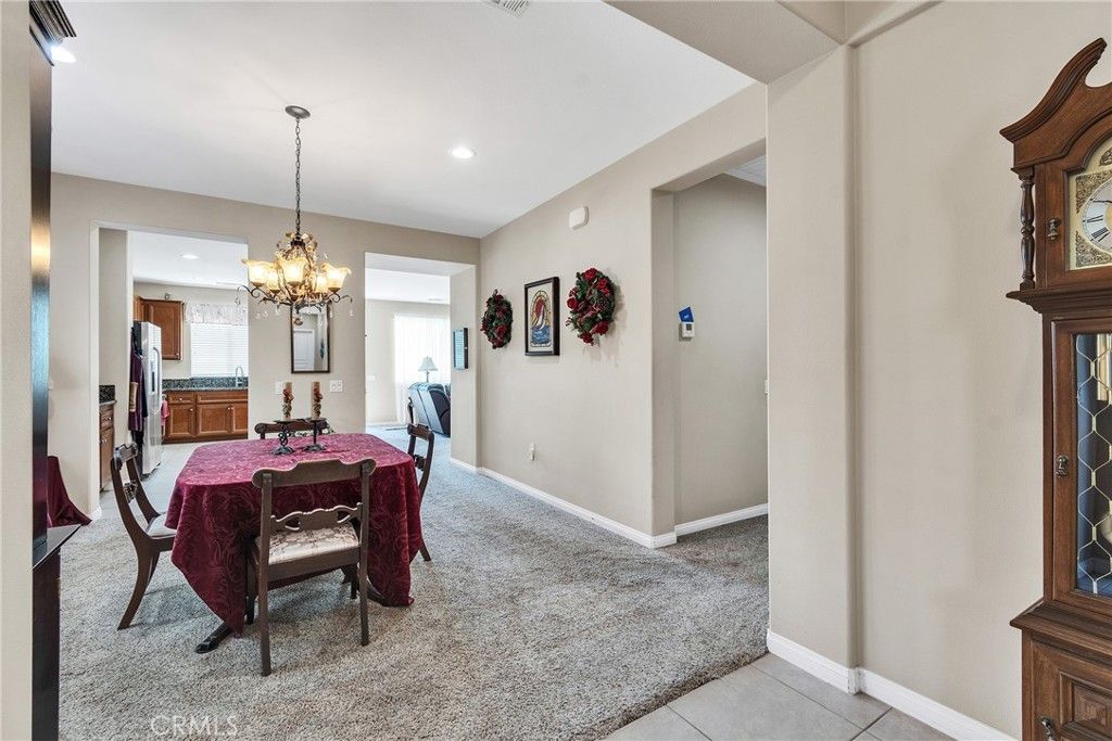 listing image 130722589946991853443