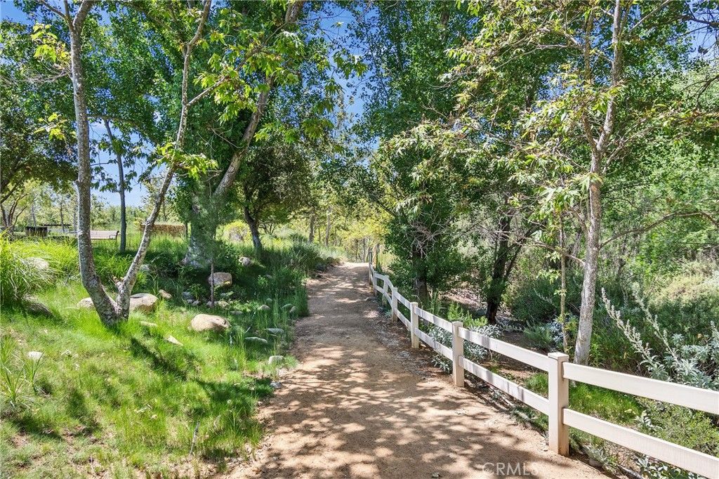 listing image 130728041615149422638