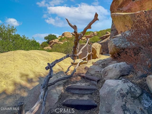 Simi Valley, California, 93063, United States, 4 Bedrooms Bedrooms, ,4 BathroomsBathrooms,Residential,Active,2025960