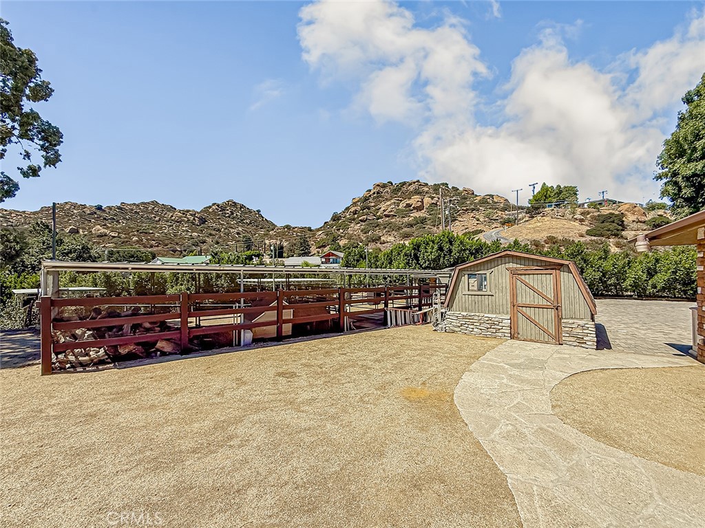 Simi Valley, California, 93063, United States, 4 Bedrooms Bedrooms, ,4 BathroomsBathrooms,Residential,Active,2025960