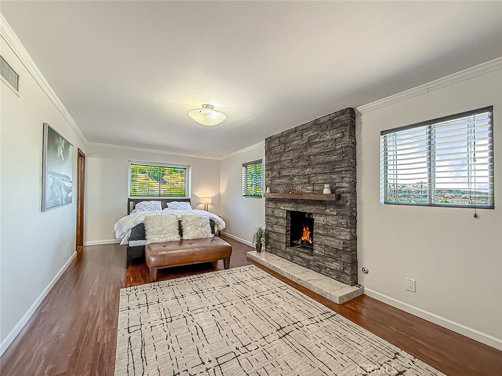 Simi Valley, California, 93063, United States, 4 Bedrooms Bedrooms, ,4 BathroomsBathrooms,Residential,Active,2025960