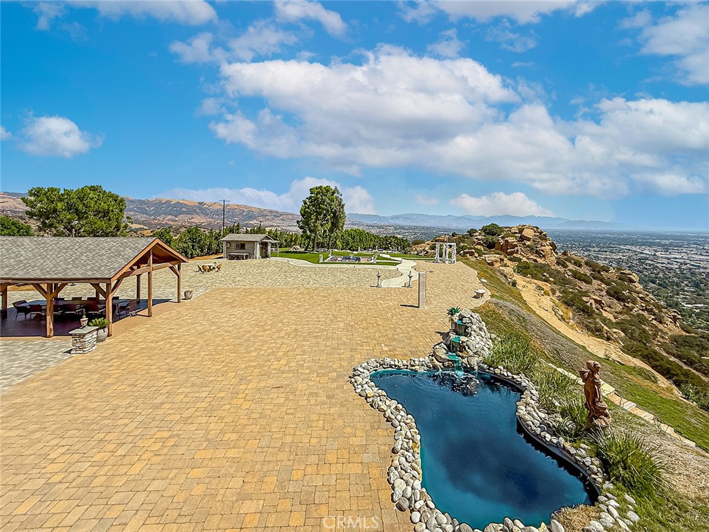 Simi Valley, California, 93063, United States, 4 Bedrooms Bedrooms, ,4 BathroomsBathrooms,Residential,Active,2025960