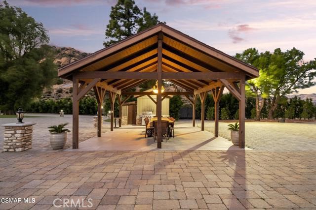 Simi Valley, California, 93063, United States, 4 Bedrooms Bedrooms, ,4 BathroomsBathrooms,Residential,Active,2025960