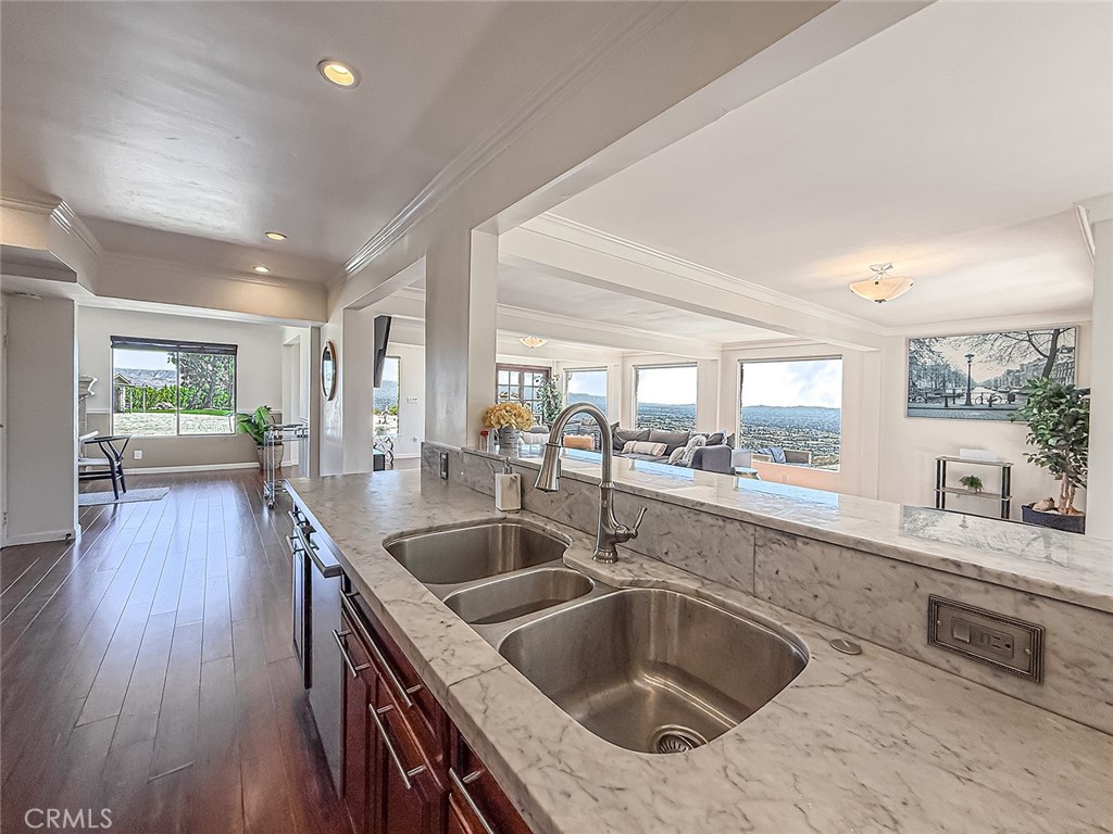 Simi Valley, California, 93063, United States, 4 Bedrooms Bedrooms, ,4 BathroomsBathrooms,Residential,Active,2025960
