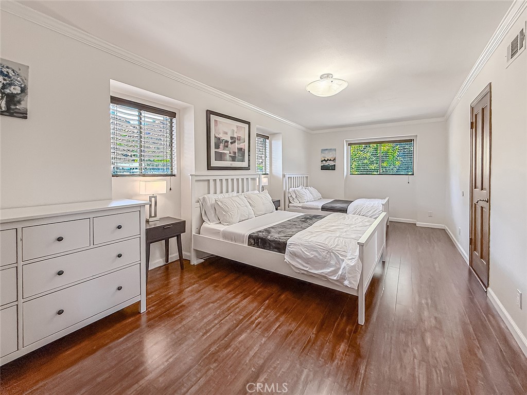 Simi Valley, California, 93063, United States, 4 Bedrooms Bedrooms, ,4 BathroomsBathrooms,Residential,Active,2025960
