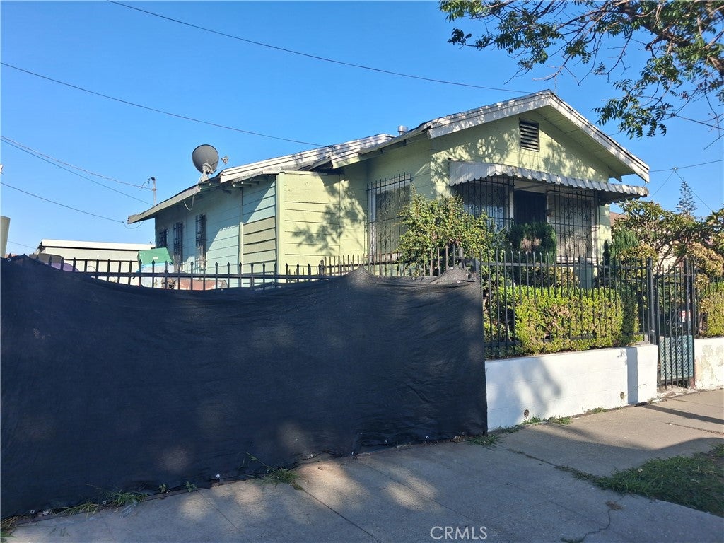 Photo of 11720 S San Pedro ST, Los Angeles, CA 90061 (MLS # SB26173642)