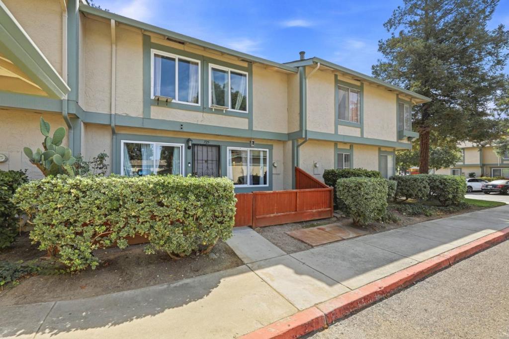 725 Balfour Drive