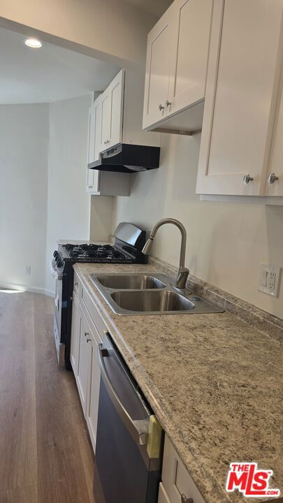 Brand New Residence Available for Lease. Welcome to 1313 & 1313 1/2 S Bronson Ave (public record still shows 4150 W Pico.) These newly built homes offer modern design, comfort, and convenience in a prime central location. 1313 S Bronson Ave- A spacious 3 bedroom, 2 bathroom townhouse-style home featuring an open floor plan, modern finishes, an attached garage, and parking for up to 2 cars. 1313 1/2 S Bronson Ave - A stylish single-level 2 bedroom, 2 bathroom unit with a private backyard, dedicated parking, and a charming front patio perfect for outdoor living. Both units offer brand-new interiors with bright natural light, thoughtful layouts, and a comfortable lifestyle. Ideal for Big Family who looking for a fresh, move-in ready home. Total 5 bed rooms + 4 bathrooms. Nestled just south of Pico Blvd and minutes from Koreatown, Miracle Mile, and Hancock Park. It provides easy access to dining, shopping, and entertainment throughout the city.