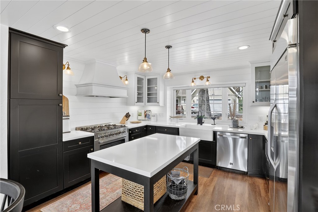 Lake Arrowhead, California, 92352, United States, 3 Bedrooms Bedrooms, ,3 BathroomsBathrooms,Residential,Active,2028754