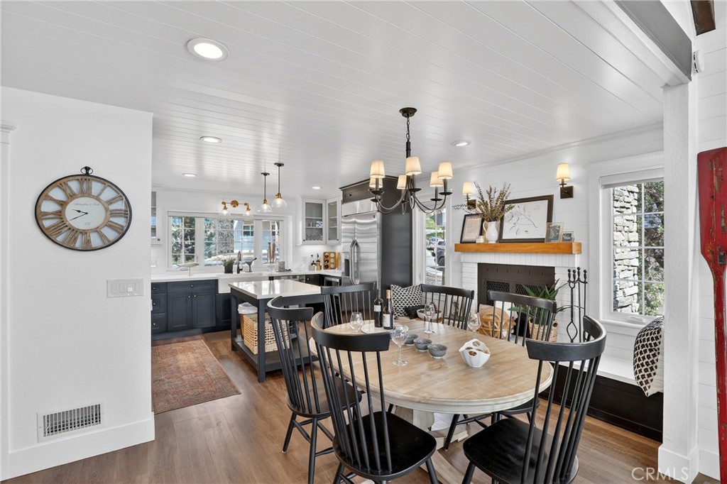 Lake Arrowhead, California, 92352, United States, 3 Bedrooms Bedrooms, ,3 BathroomsBathrooms,Residential,Active,2028754