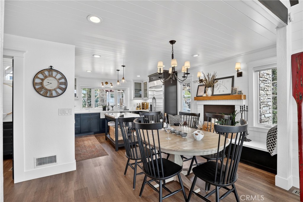 Lake Arrowhead, California, 92352, United States, 3 Bedrooms Bedrooms, ,3 BathroomsBathrooms,Residential,Active,2028754