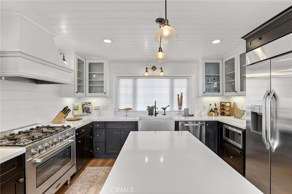 Lake Arrowhead, California, 92352, United States, 3 Bedrooms Bedrooms, ,3 BathroomsBathrooms,Residential,Active,2028754