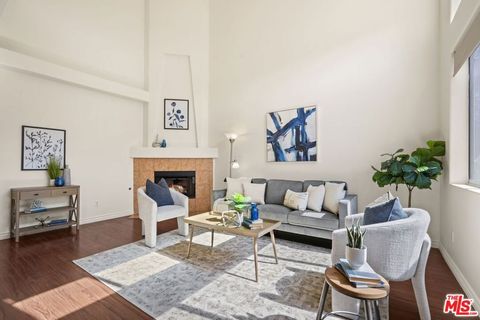 10924 Bloomfield Street 2 Toluca Lake CA 91602