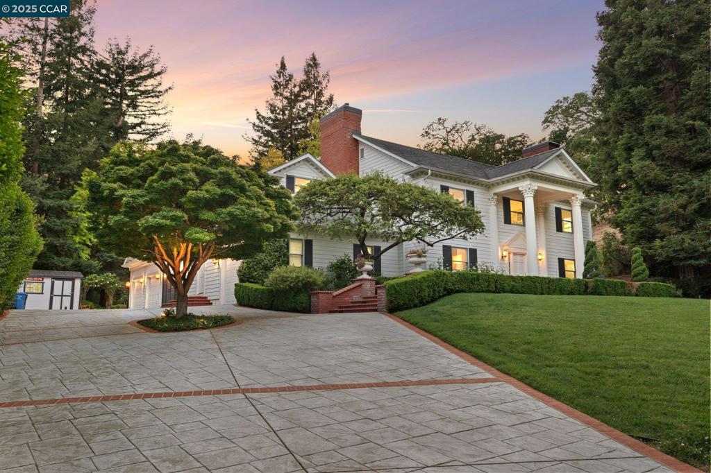 32 Kensington Ct