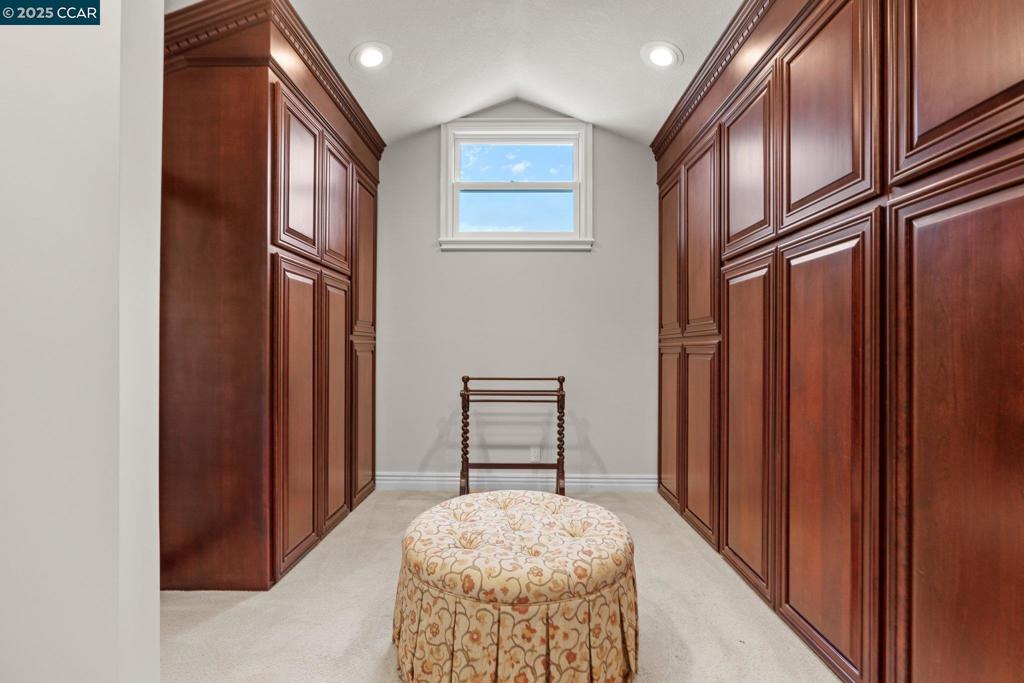 ALAMO HILLS - Residential