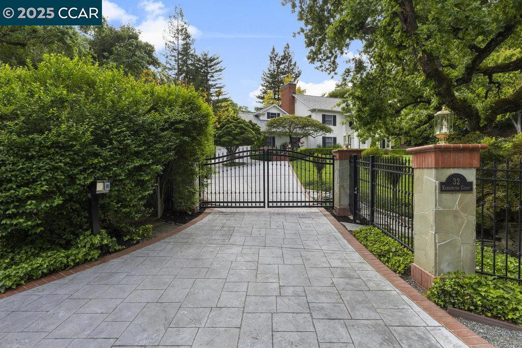 ALAMO HILLS - Residential