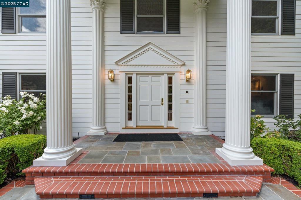 ALAMO HILLS - Residential