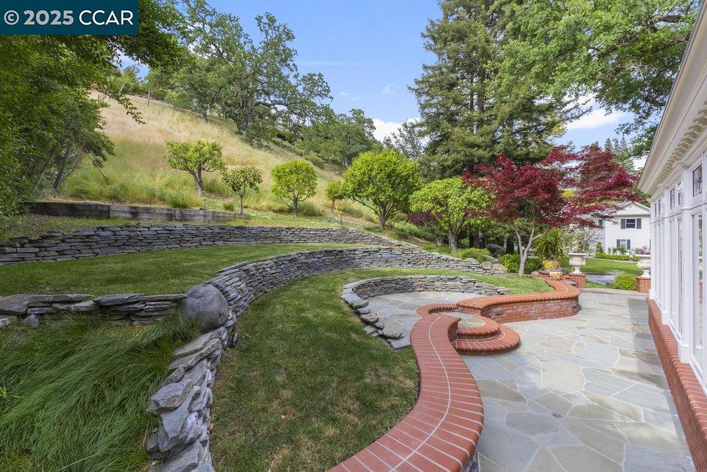 ALAMO HILLS - Residential