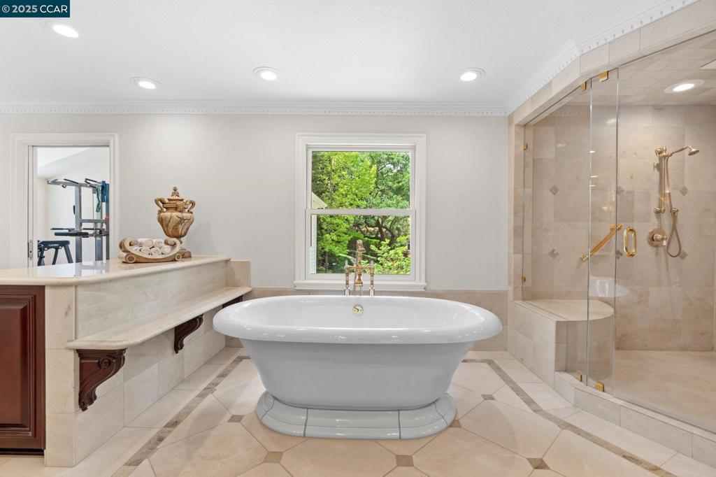 ALAMO HILLS - Residential