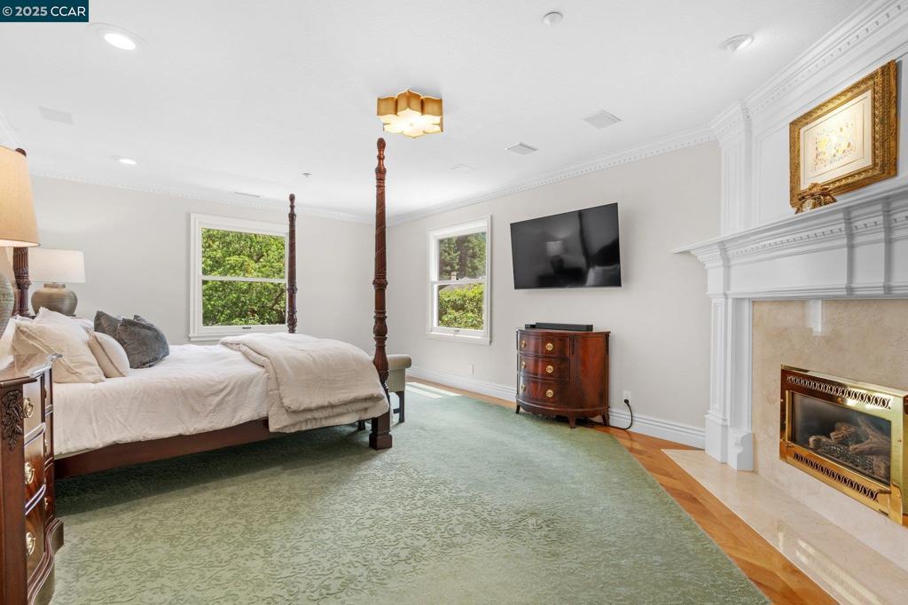 ALAMO HILLS - Residential